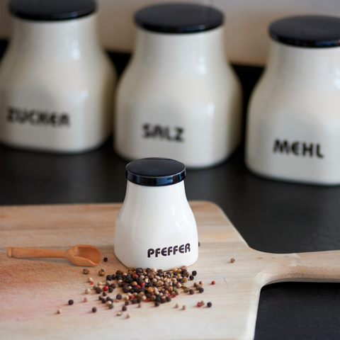 Tin of pepper 556 | Decor 009-1940